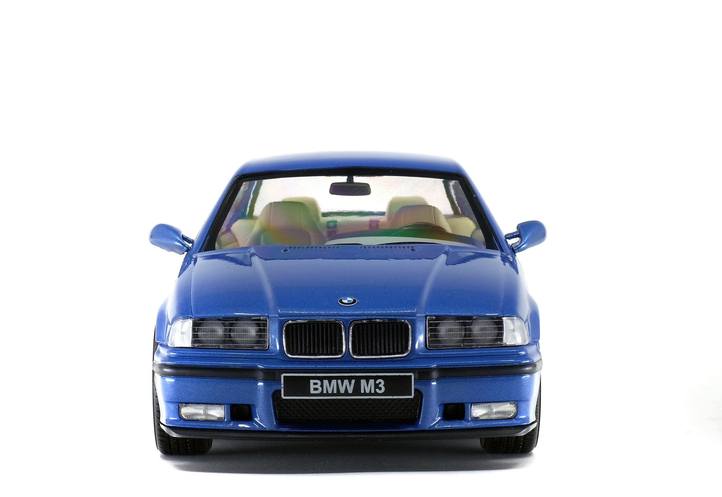 BMW M3 E36 Coupé bleu 1:18 Solido