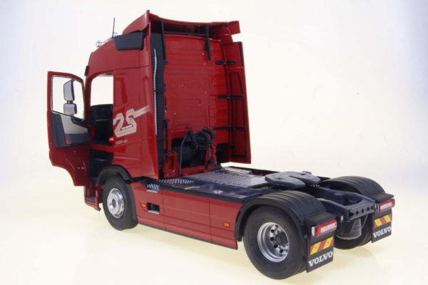 Volvo Trucks FH GLOBETROTTER XL 25 YEARS EDITION - 2023